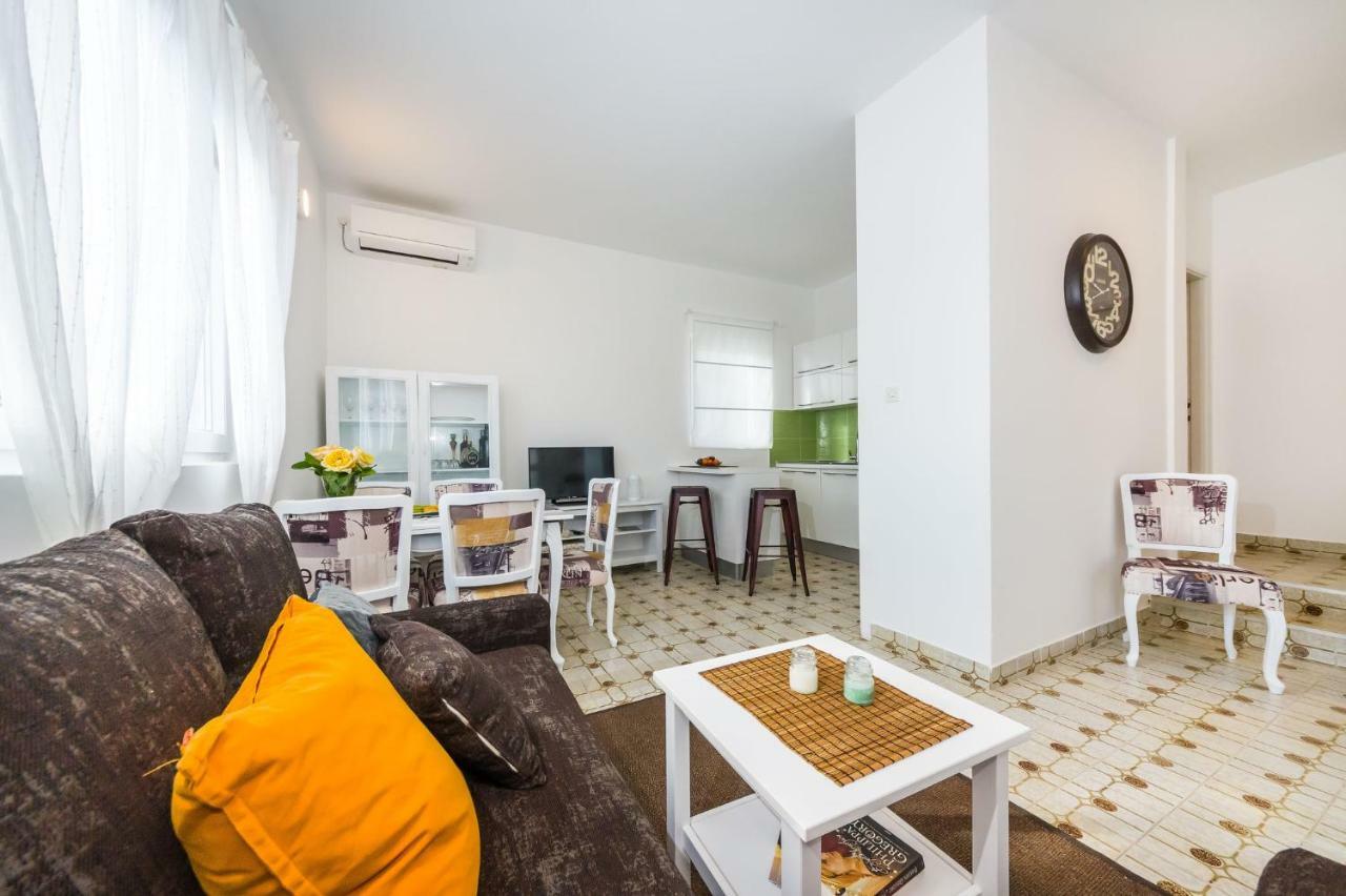 Sestrice Apartment Drage Exterior foto
