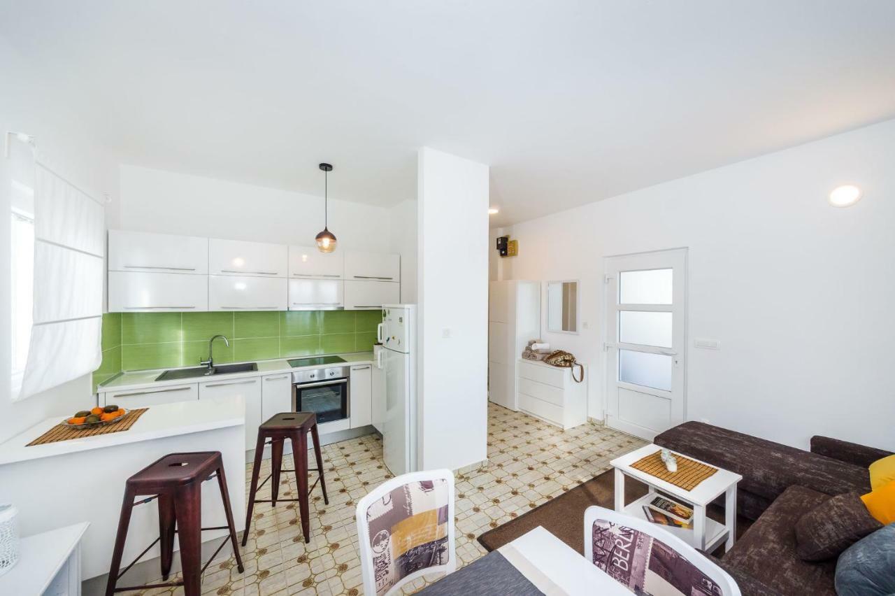Sestrice Apartment Drage Exterior foto