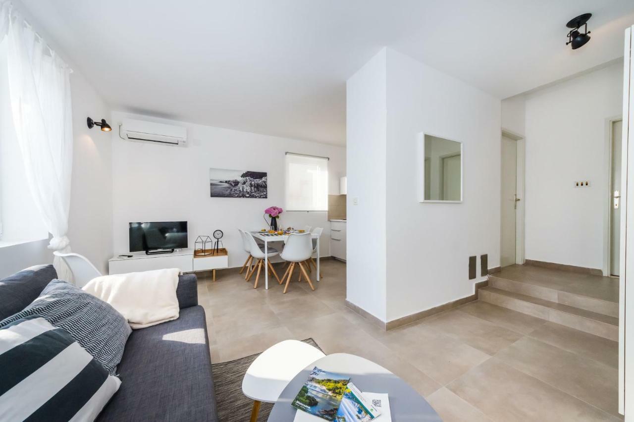Sestrice Apartment Drage Exterior foto