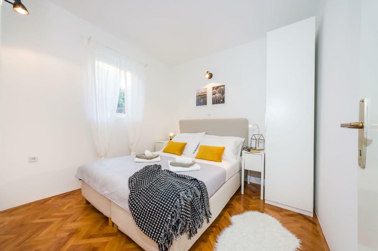 Sestrice Apartment Drage Exterior foto