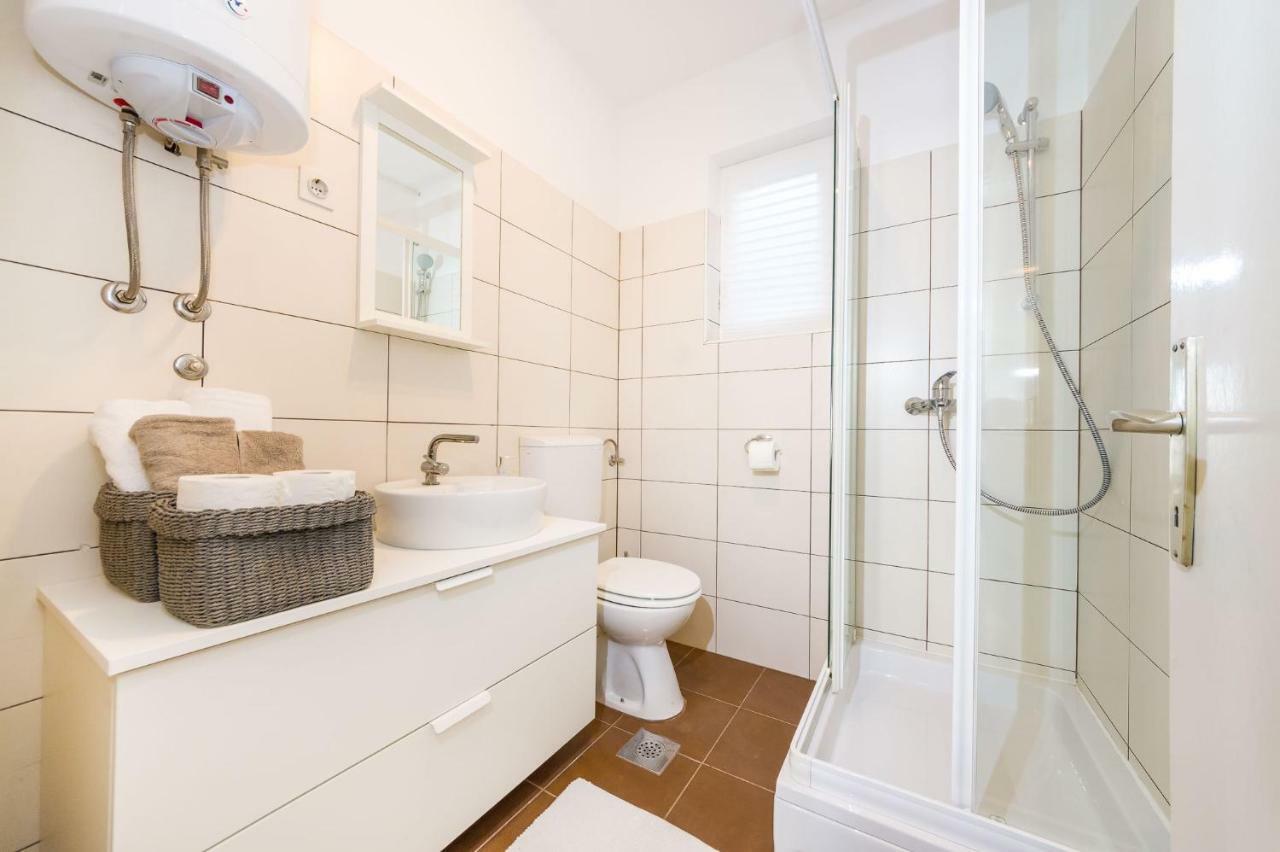 Sestrice Apartment Drage Exterior foto