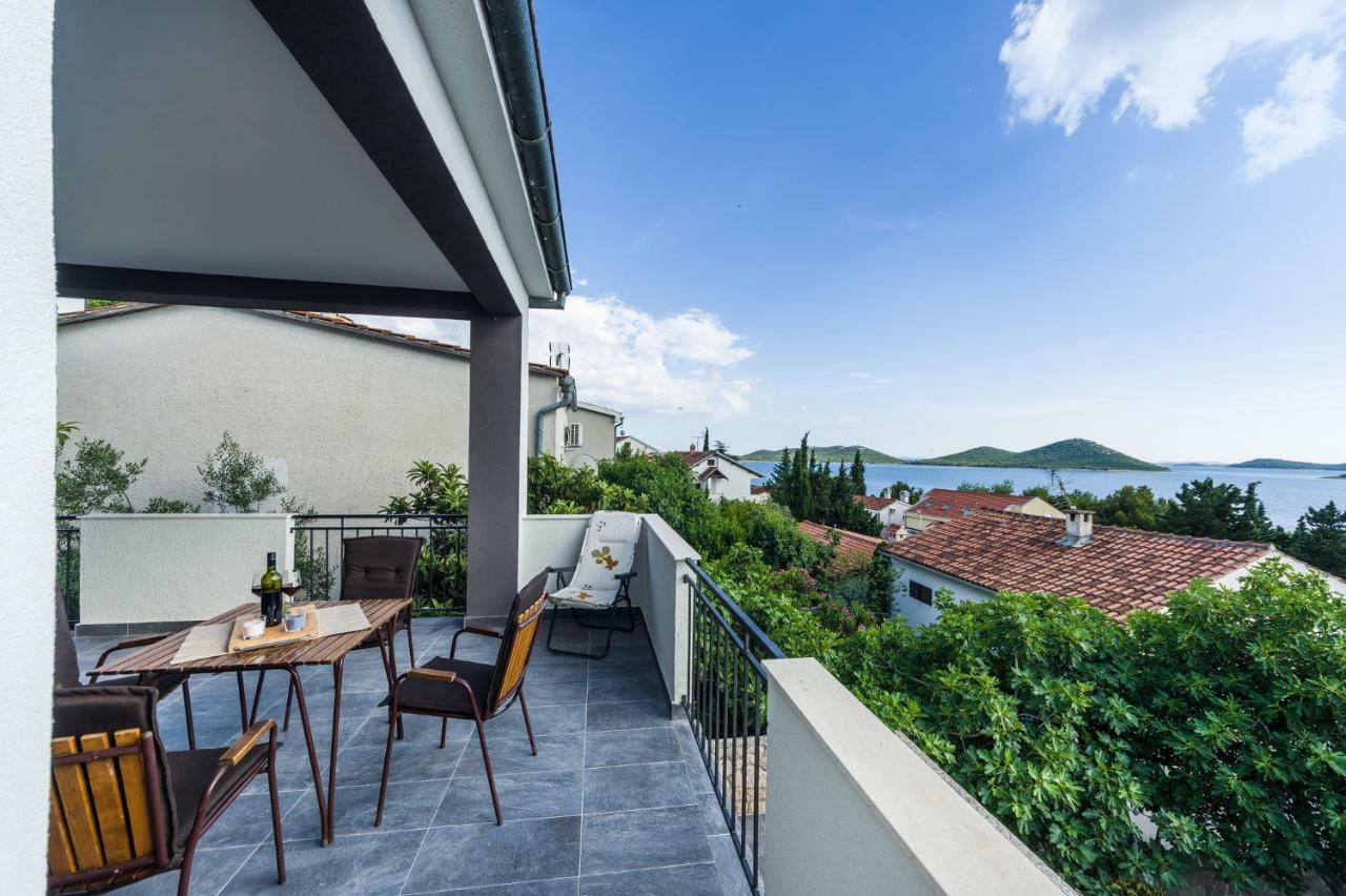 Sestrice Apartment Drage Exterior foto