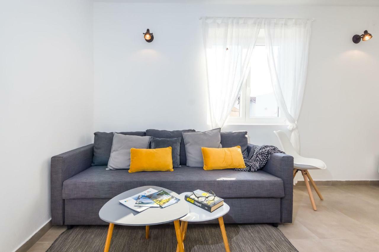 Sestrice Apartment Drage Exterior foto